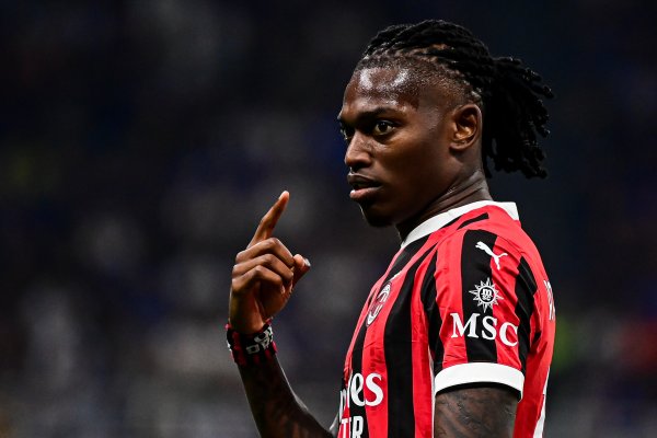 Ambrosini: Leo đã không đóng v