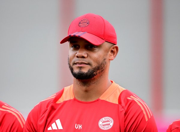 Babel: Kompany có một hào quan