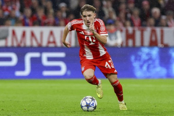 Kane nhận xét về cầu thủ 17 tu