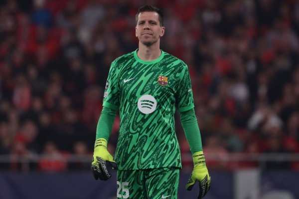 Mọi người: Szczesny liên tục c
