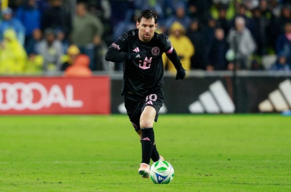 Loan Messi? Chủ tịch Galatasar