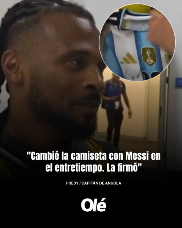 Đội trưởng Angola khoe áo đấ